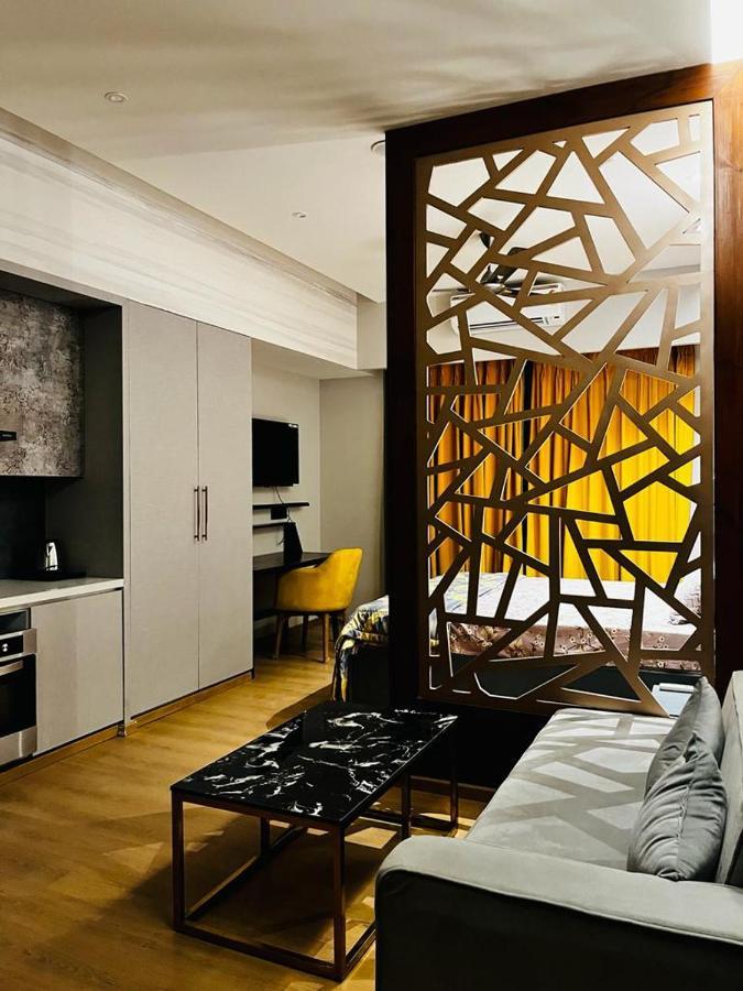 Luxe Apartment By Hey Studio'S Ghaziabád Exteriér fotografie